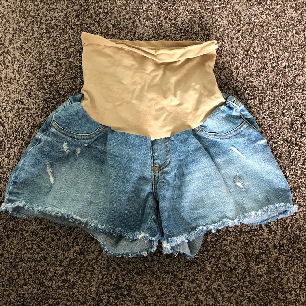 Maternity shorts